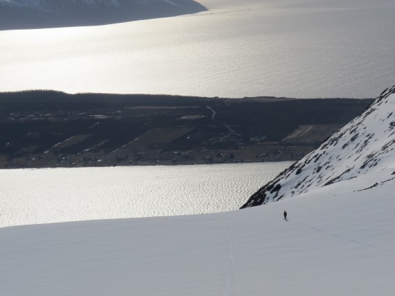 Spring skiing in Lyngen
