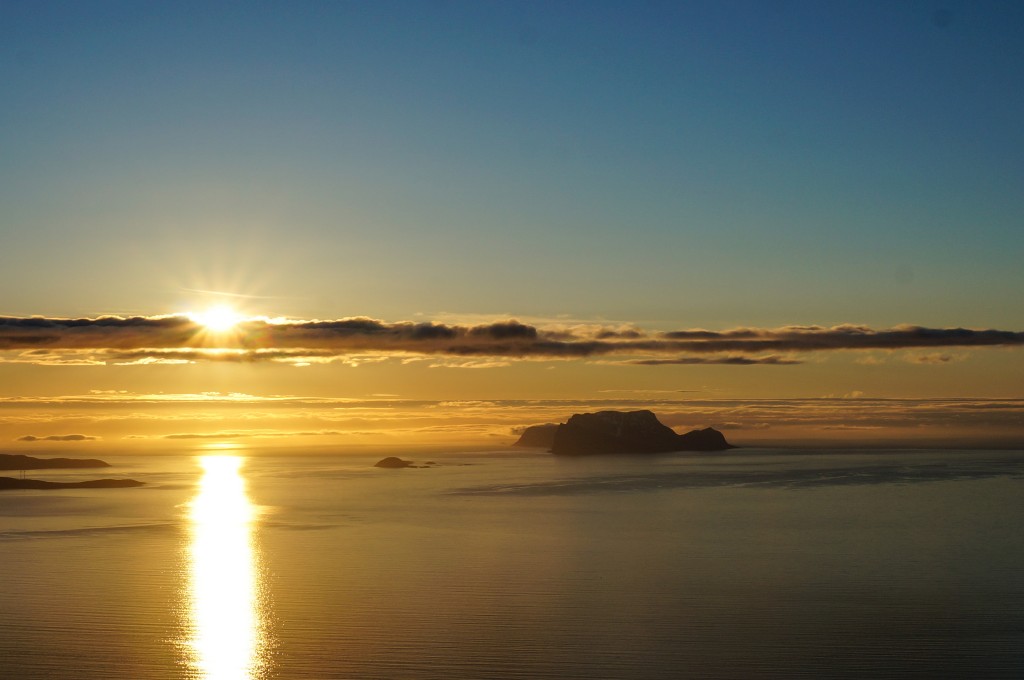Last weekend of May and midnight sun view over Fugløya. Photo: Jimmy Halvardsson