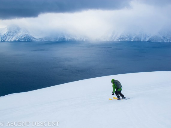 Skiing the big slopes of Kjelvågtinden. Photo: Jimmy   Halvardsson